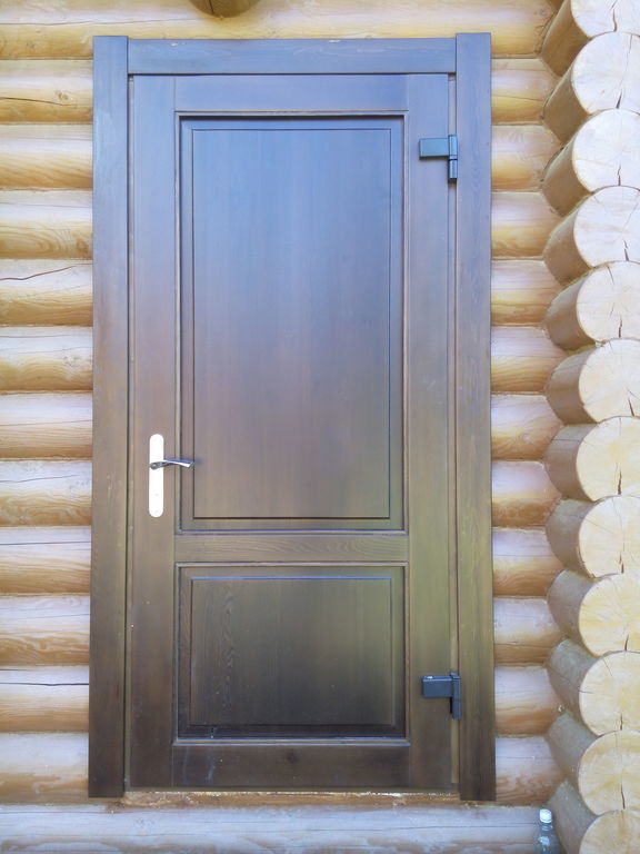 Деревянные входные двери от производителя для коттеджа и загородного дома