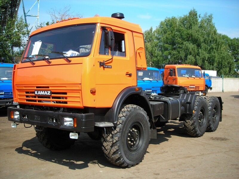 Тягач седельный КамАЗ-44108-010-10 (6х6, Евро-2, нагр. на седло 10 тонн)