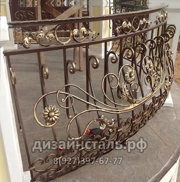 Кованное ограждение для балконов и террас с элементами художественной ковки Роксана