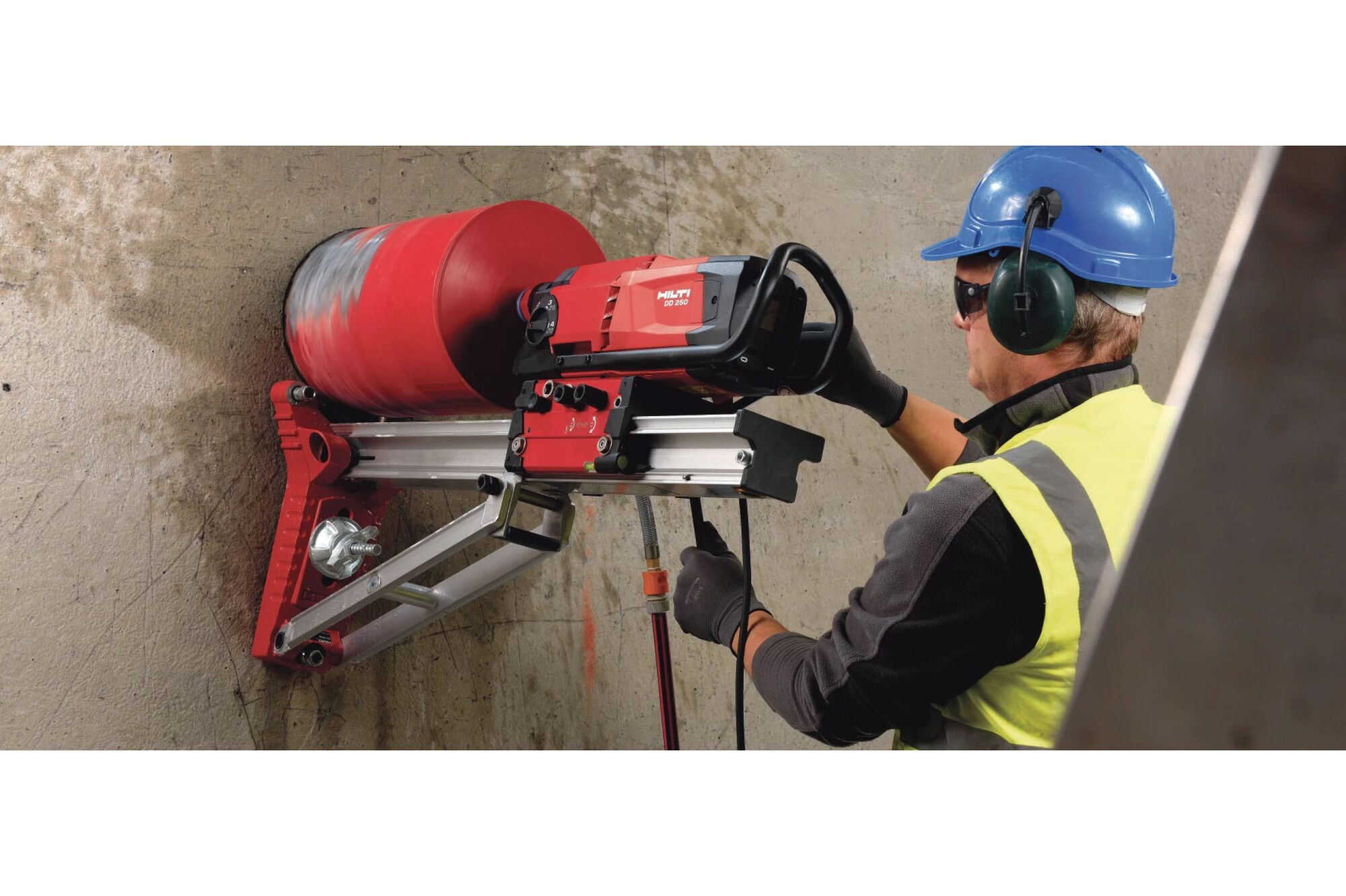 Установка алмазного бурения Hilti DD 250 230 V BL 2124838, цена в  Екатеринбурге от компании ГЛОБАЛСТРОЙРТИ