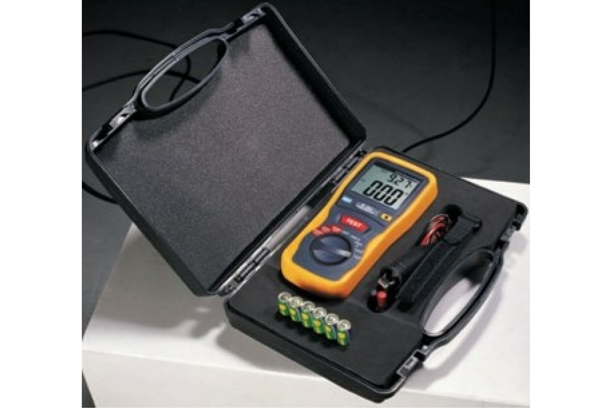 Мегаомметр dt 5505. Мегаомметр cem dt-5500. dt-5500 цифровой мегаомметр. dt 5500 мегаомметр. тестер изоляции цифровой cem dt.